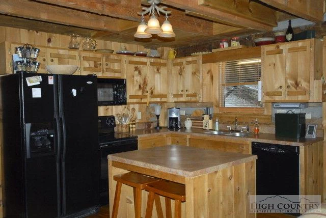 Image number 4 for the current listing