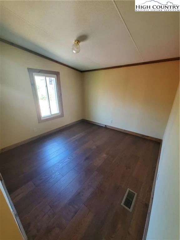 Image number 12 for the current listing