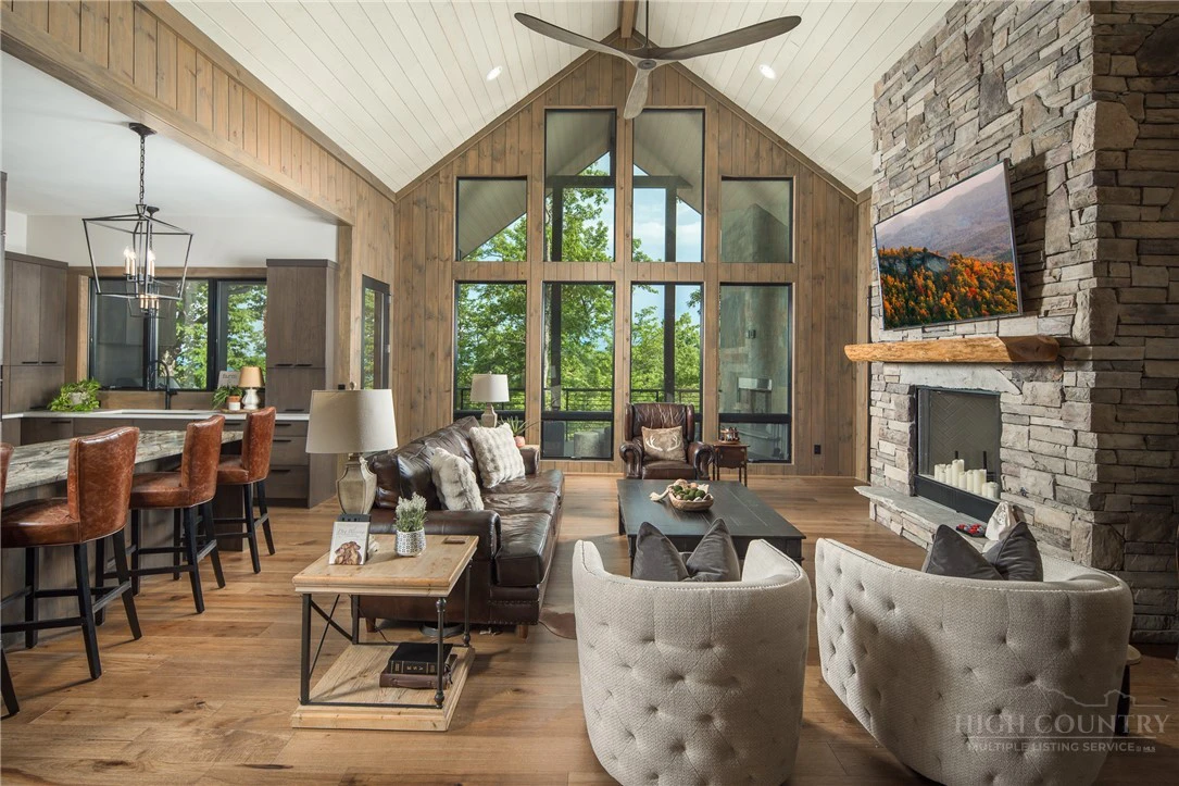 Image number 2 for the current listing