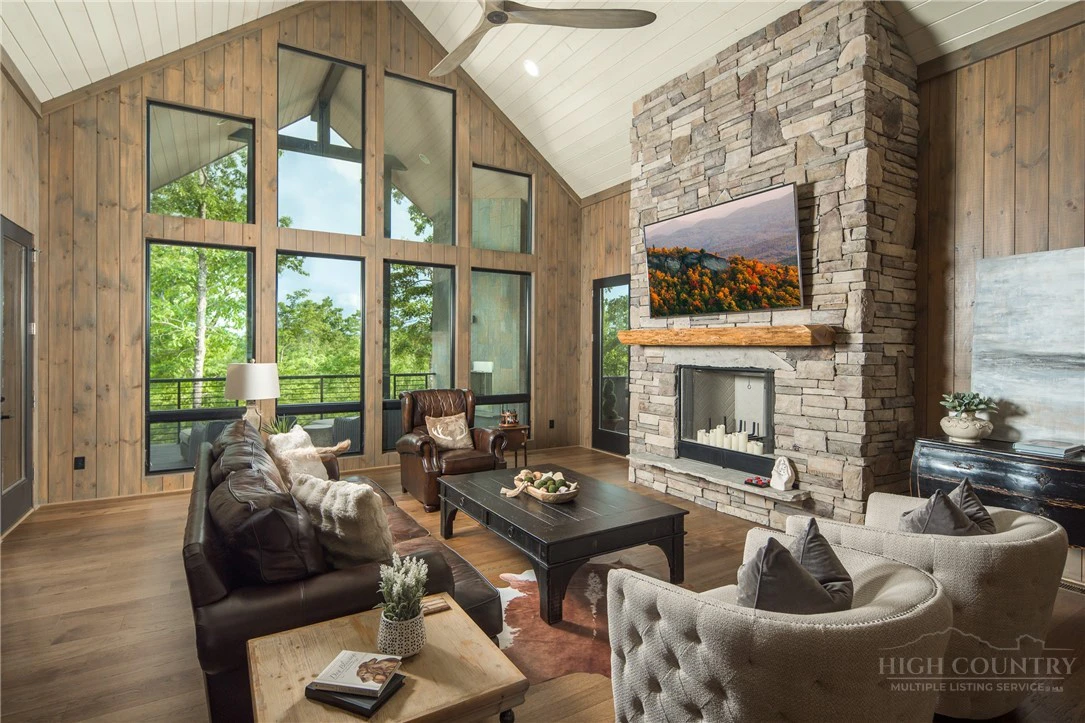 Image number 4 for the current listing
