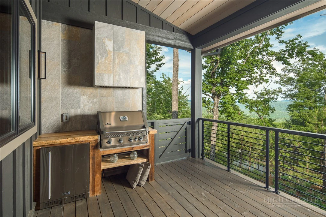 Image number 12 for the current listing