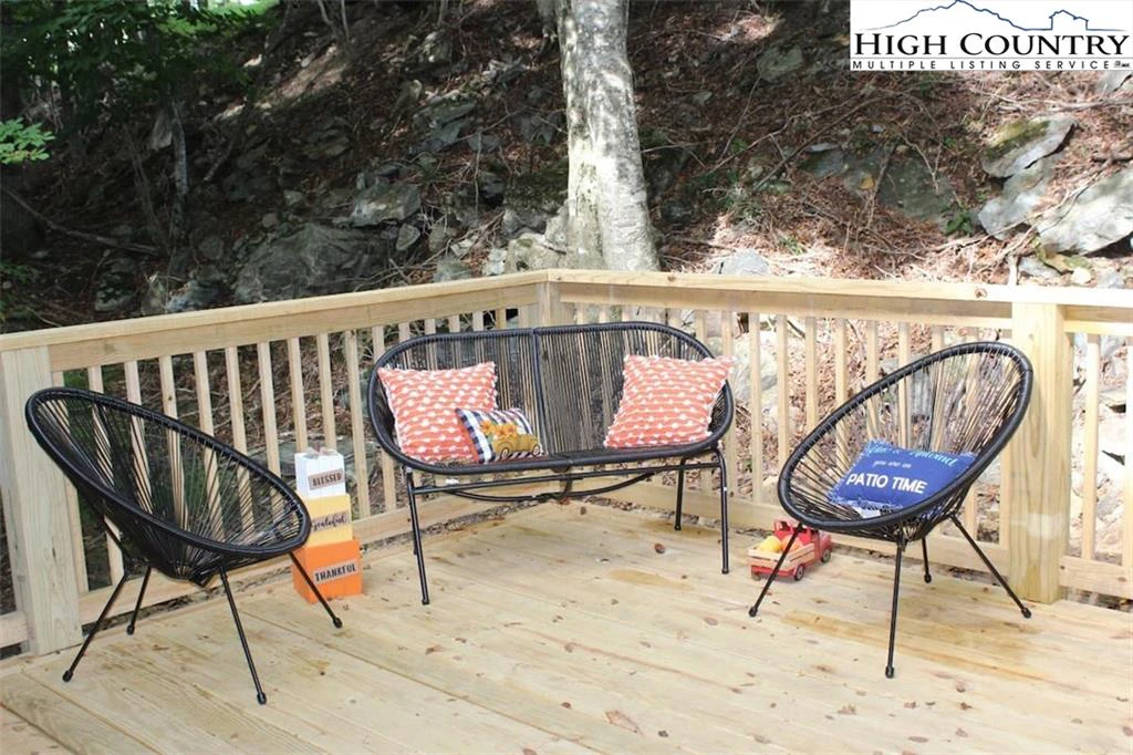 Image number 5 for the current listing
