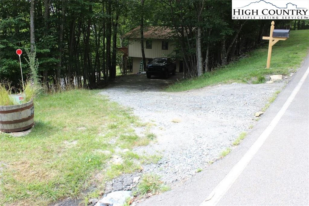Image number 3 for the current listing