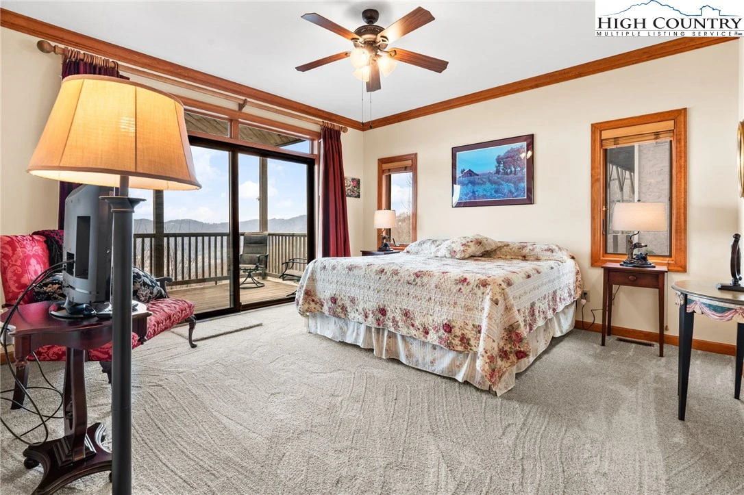 Image number 11 for the current listing