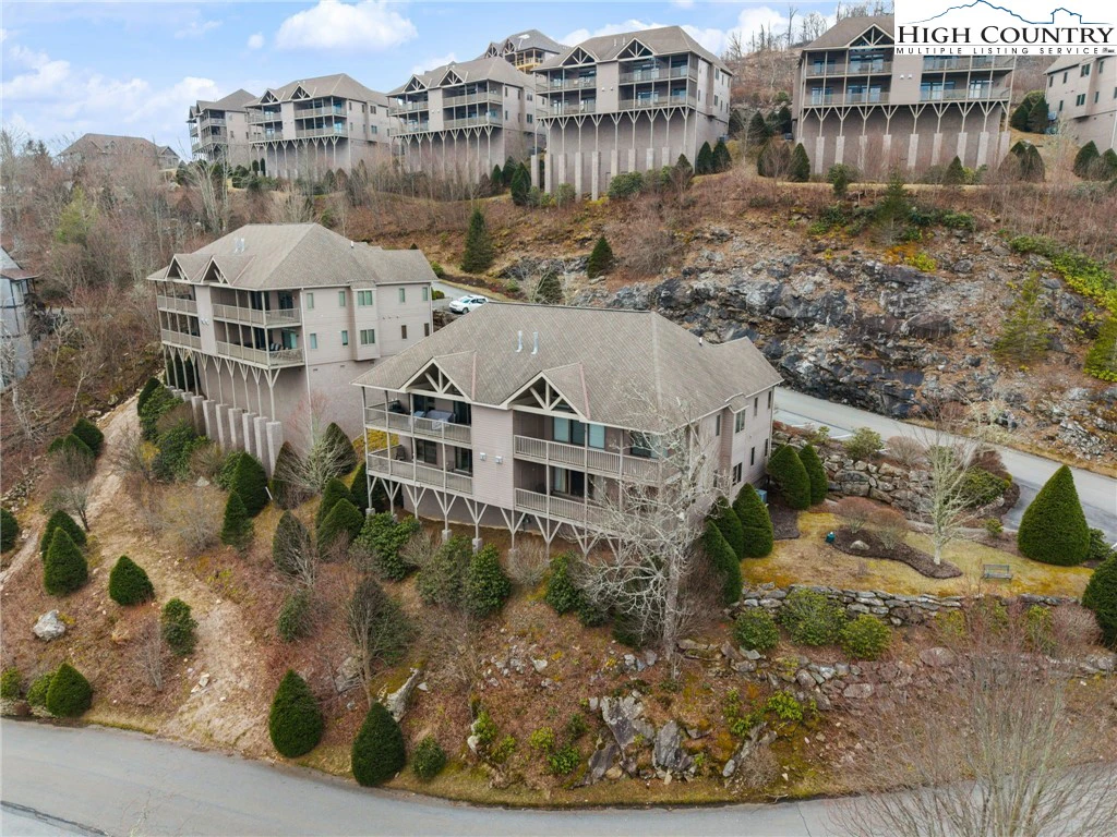 Image number 18 for the current listing