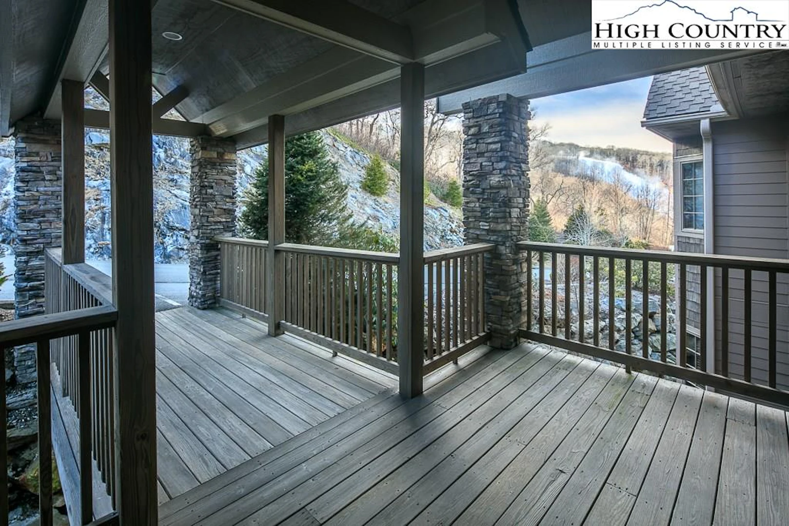 Image number 17 for the current listing