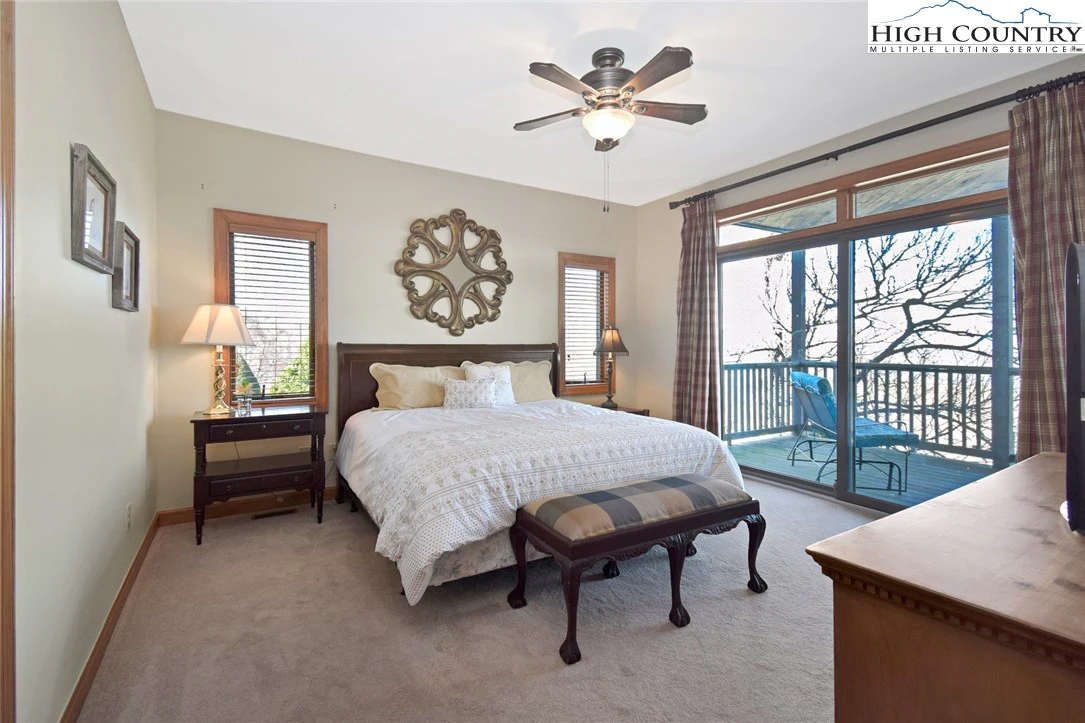 Image number 8 for the current listing
