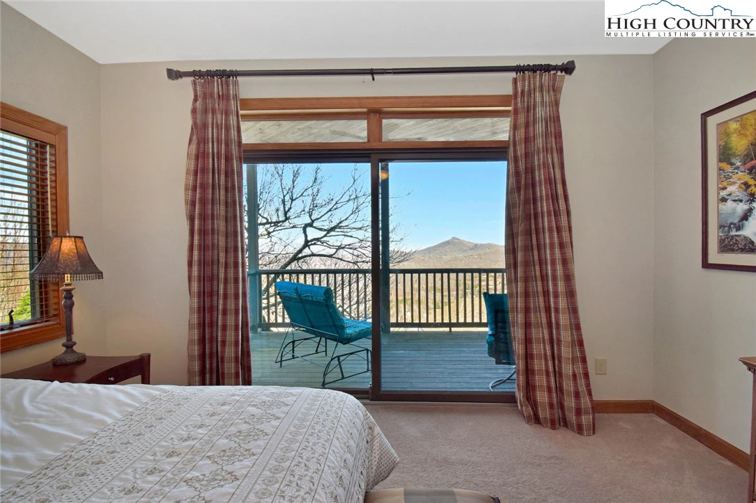 Image number 11 for the current listing