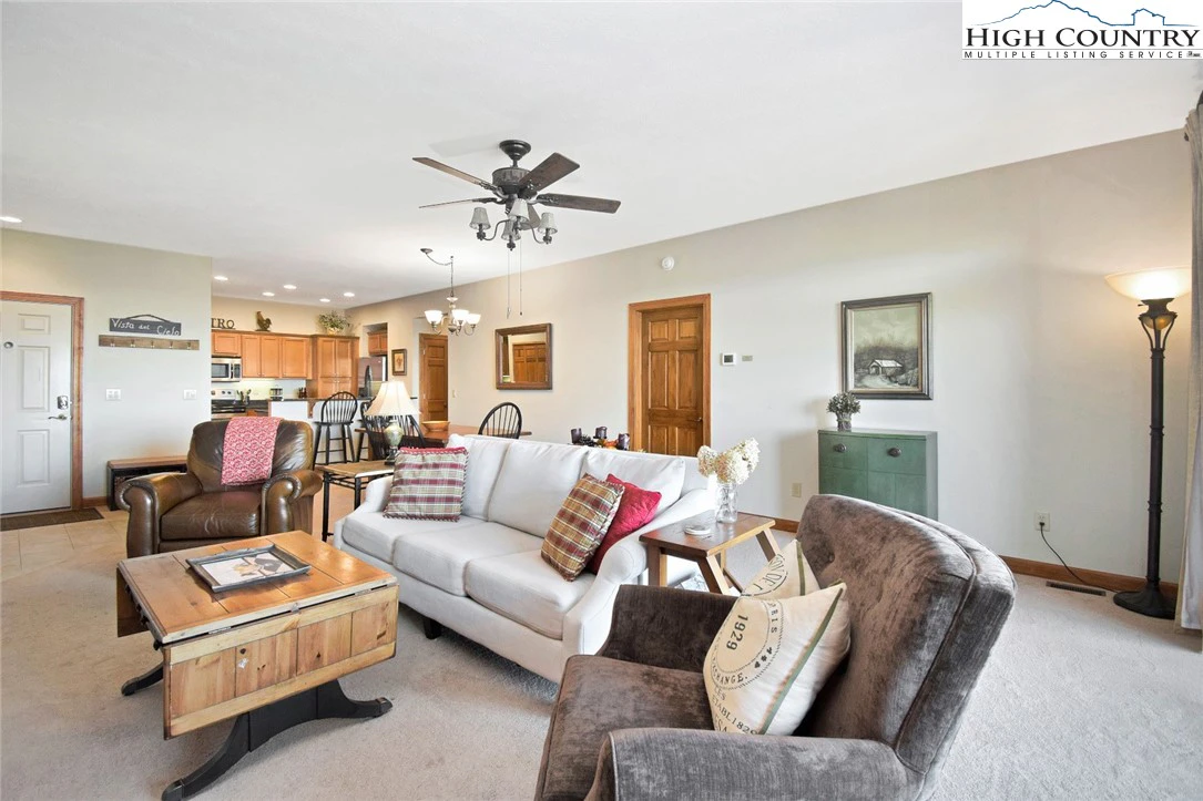Image number 4 for the current listing
