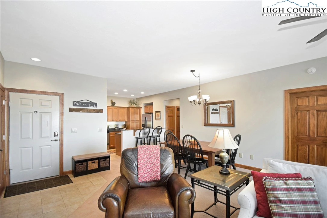 Image number 5 for the current listing