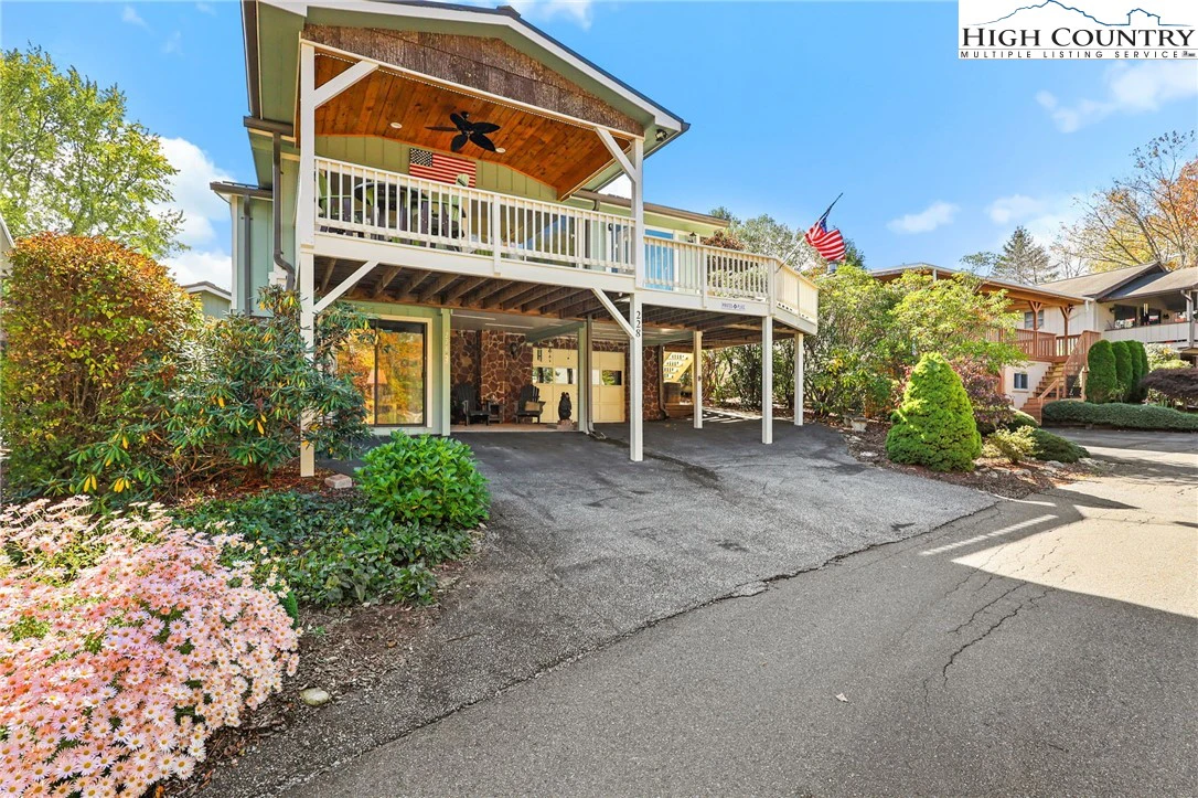 Image number 1 for the current listing