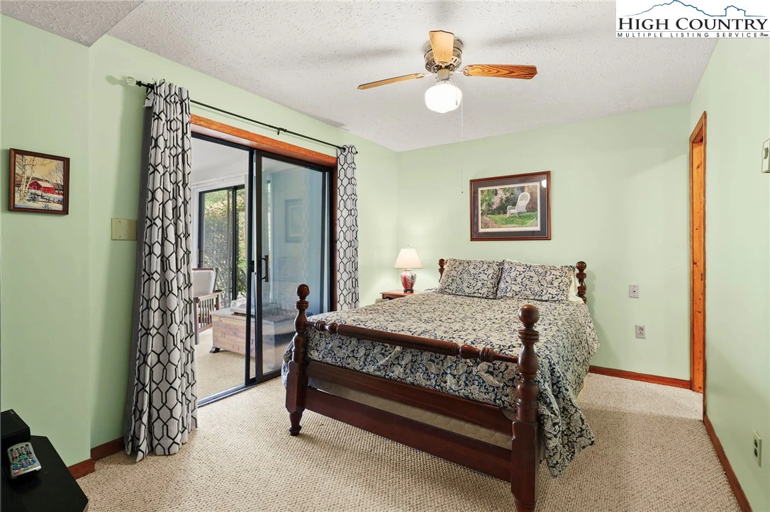Image number 6 for the current listing