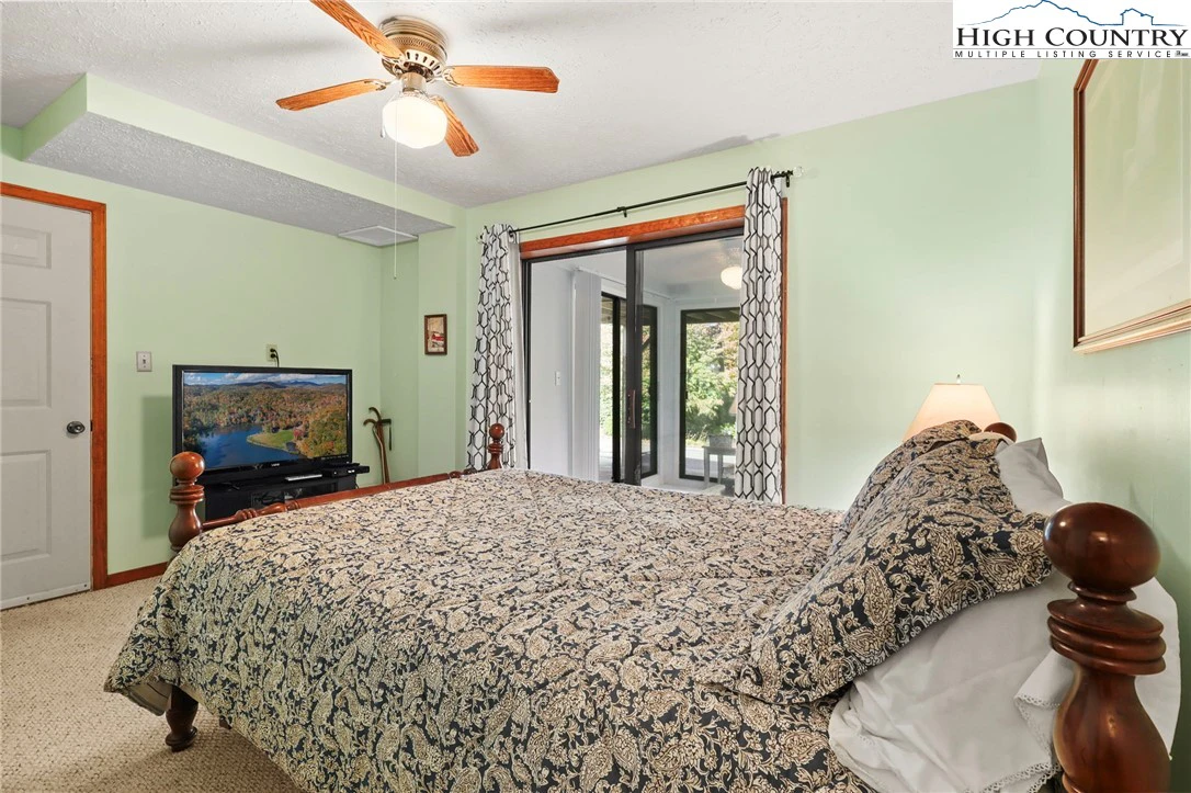 Image number 8 for the current listing