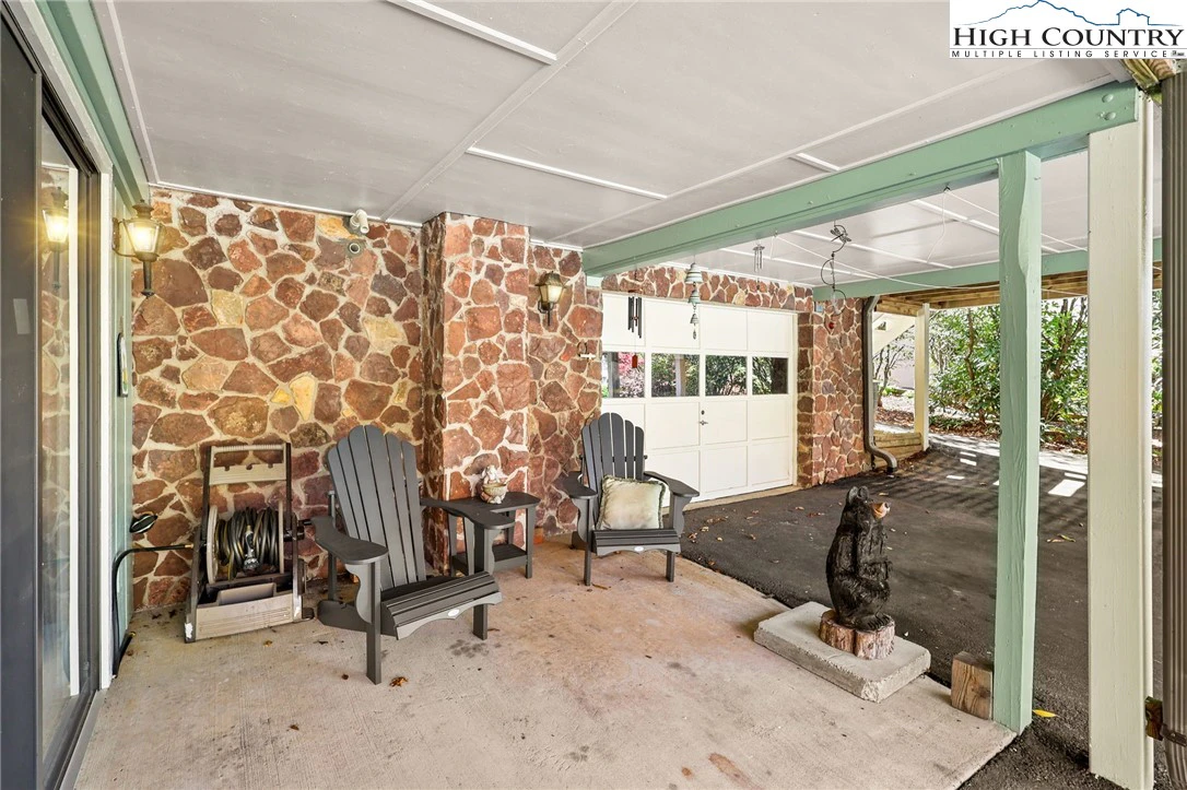 Image number 12 for the current listing