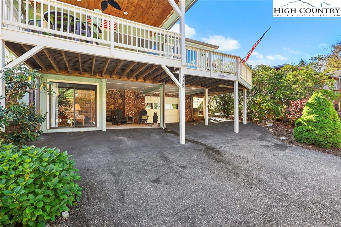 Image number 2 for the current listing