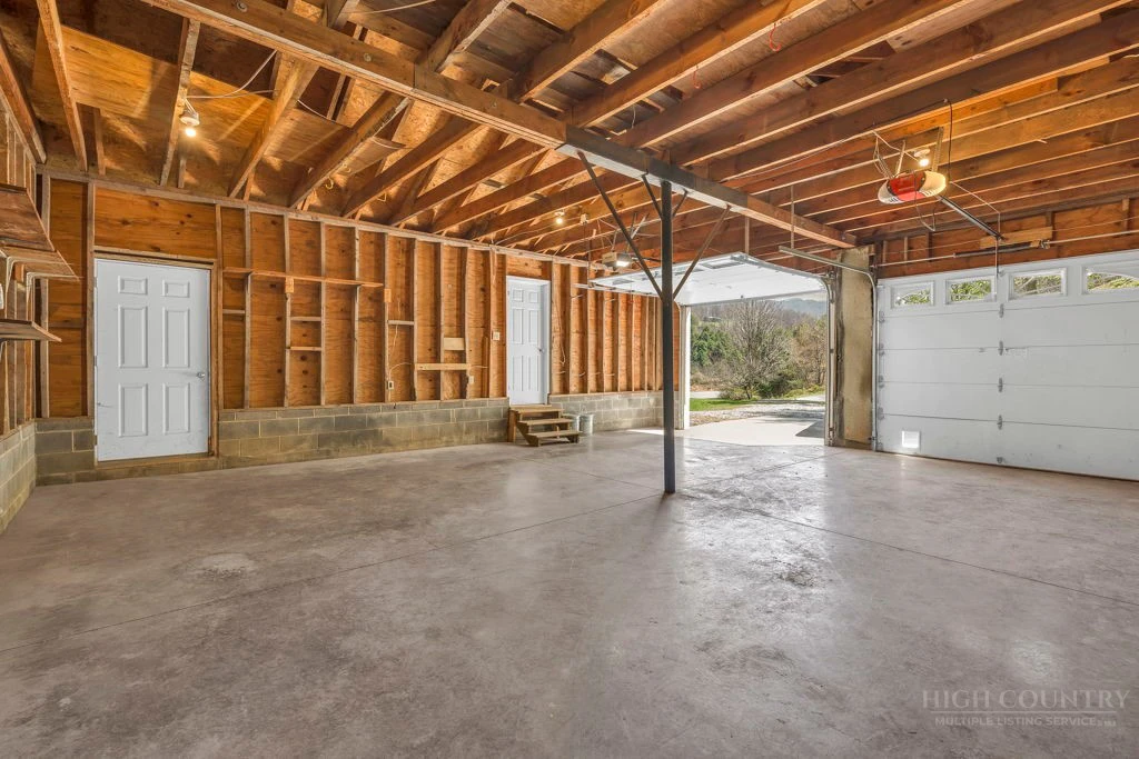 Image number 20 for the current listing