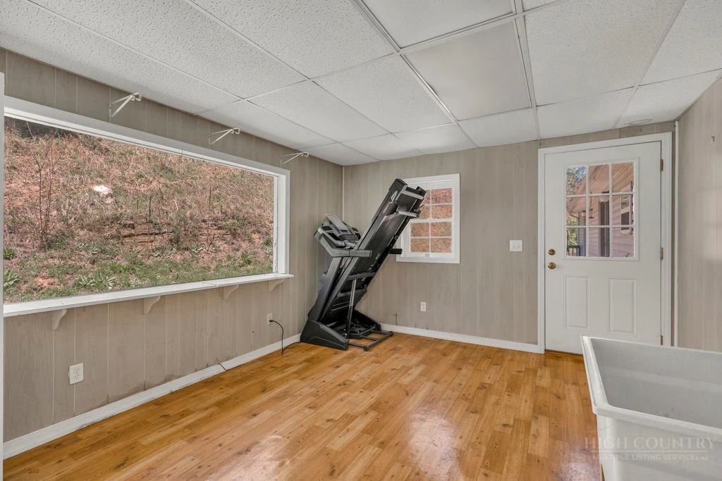 Image number 5 for the current listing