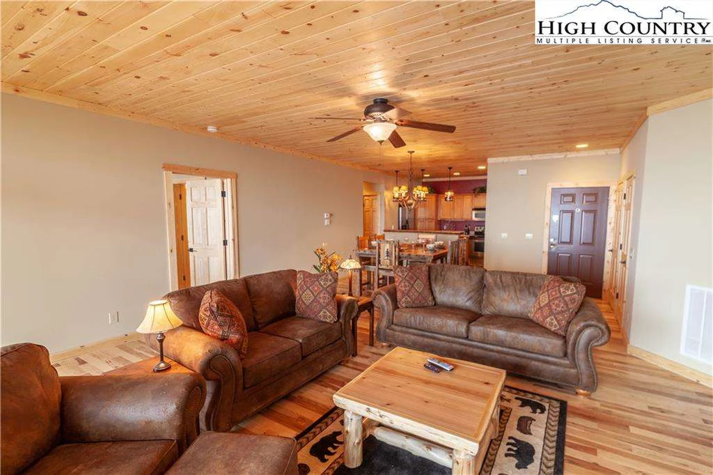 Image number 6 for the current listing