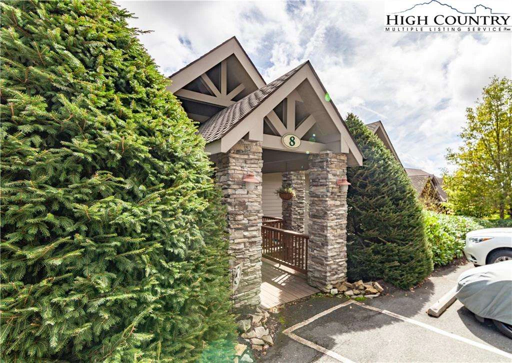 Image number 17 for the current listing
