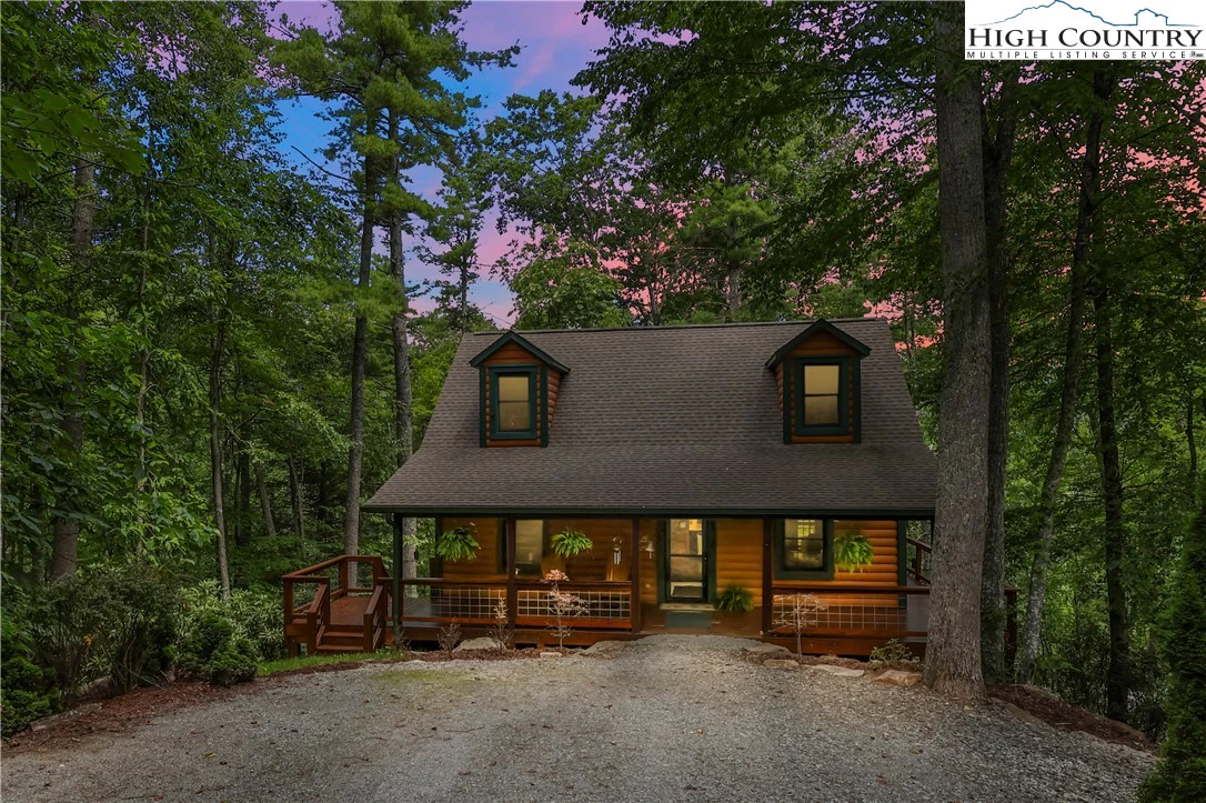 Image number 1 for the current listing