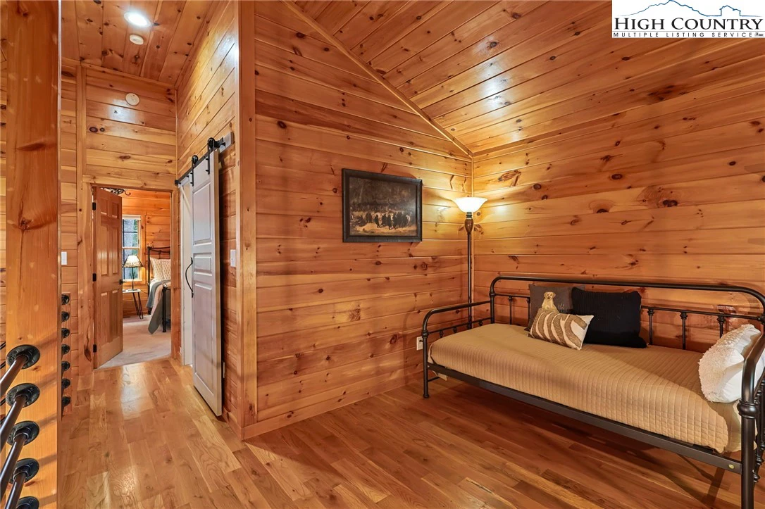 Image number 5 for the current listing