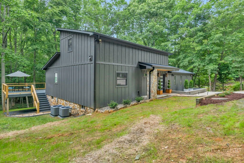 Image number 2 for the current listing