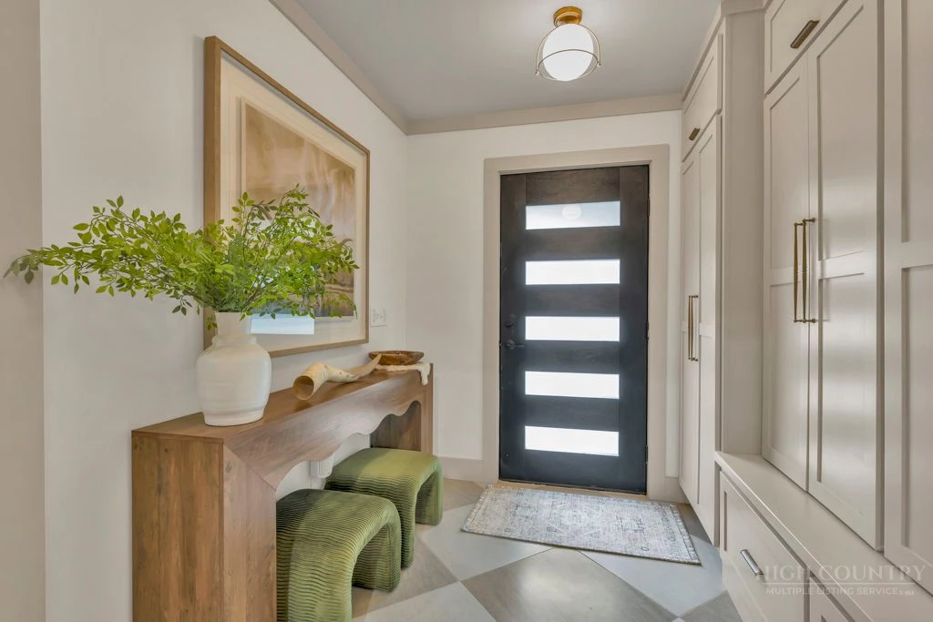 Image number 4 for the current listing