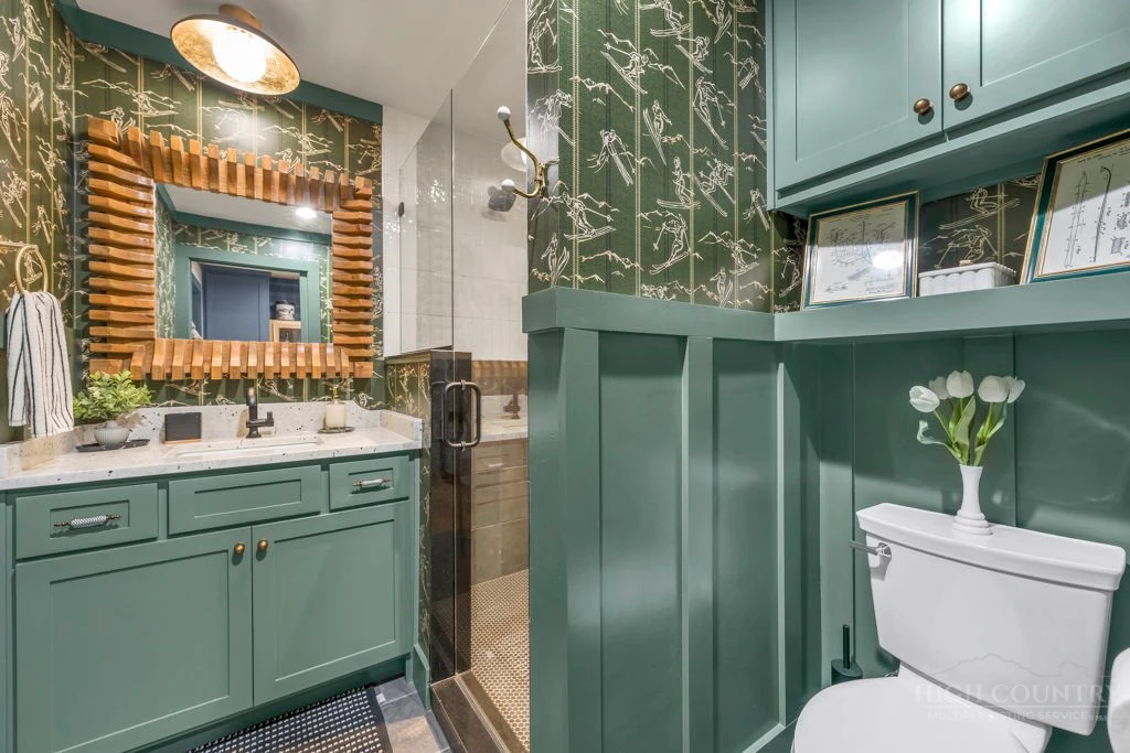 Image number 6 for the current listing
