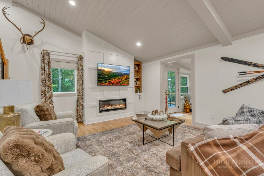 Image number 11 for the current listing