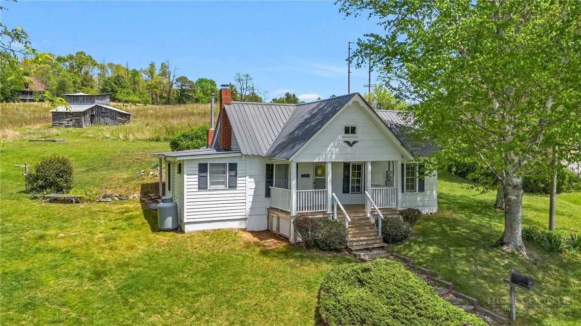 Image number 1 for the current listing