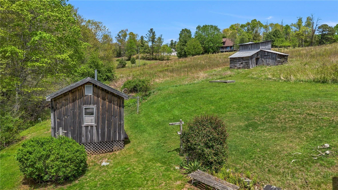 Image number 16 for the current listing