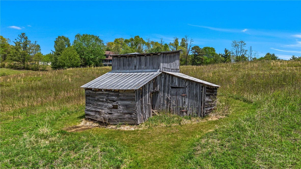 Image number 15 for the current listing