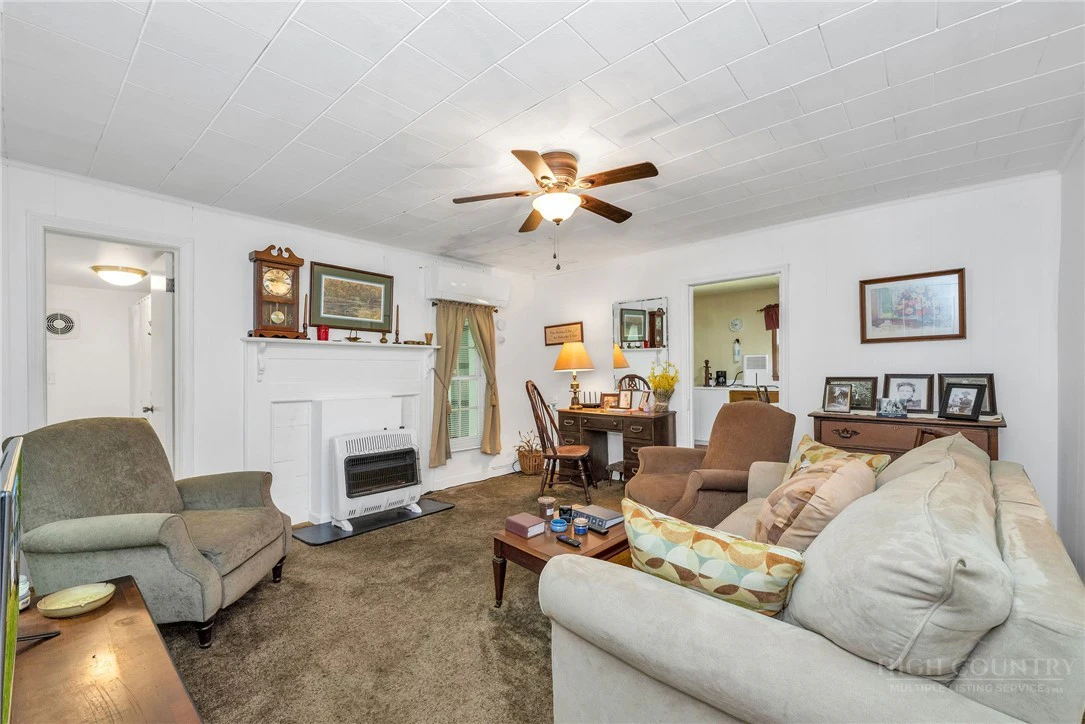 Image number 2 for the current listing
