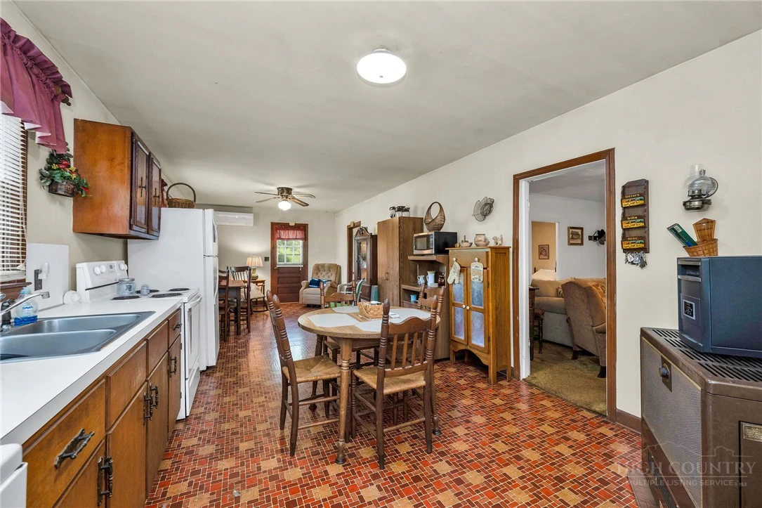 Image number 12 for the current listing