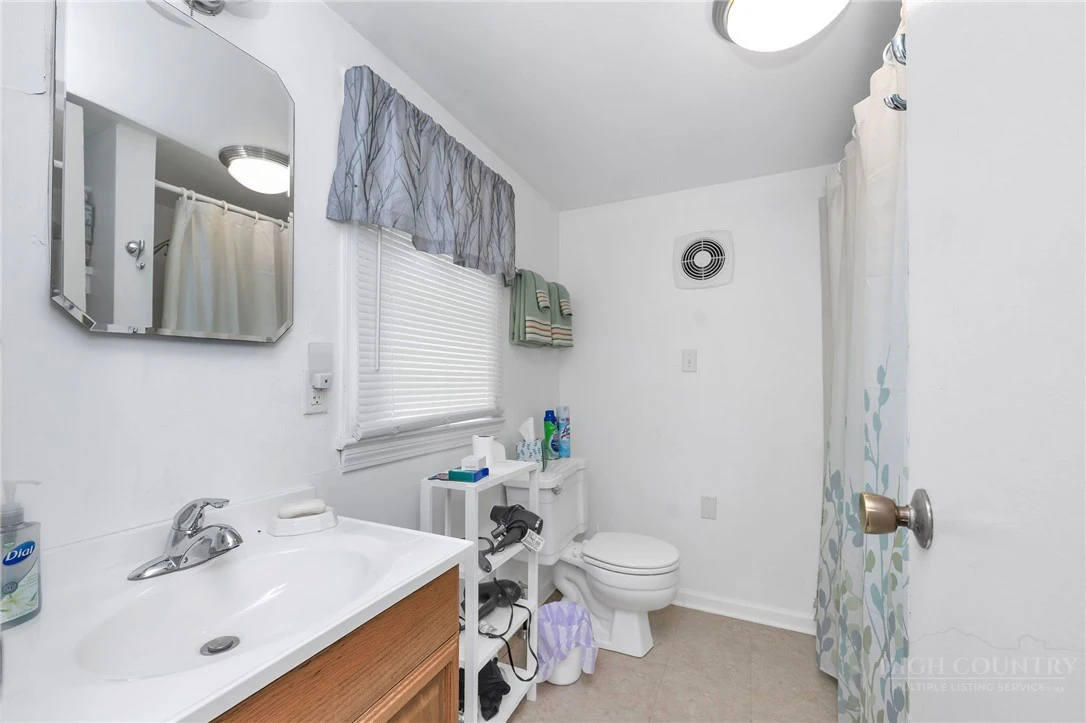 Image number 5 for the current listing