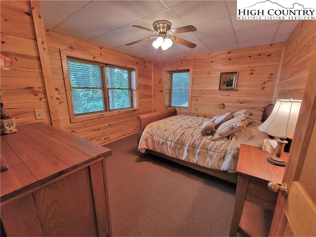 Image number 3 for the current listing