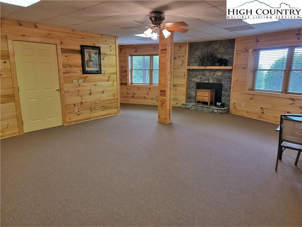 Image number 4 for the current listing