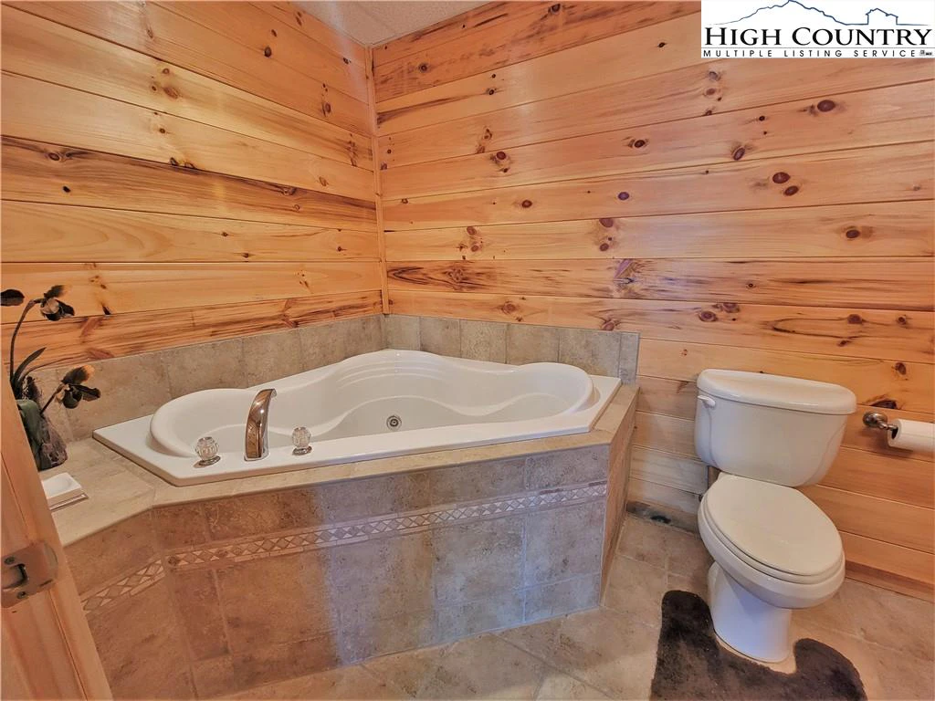 Image number 5 for the current listing