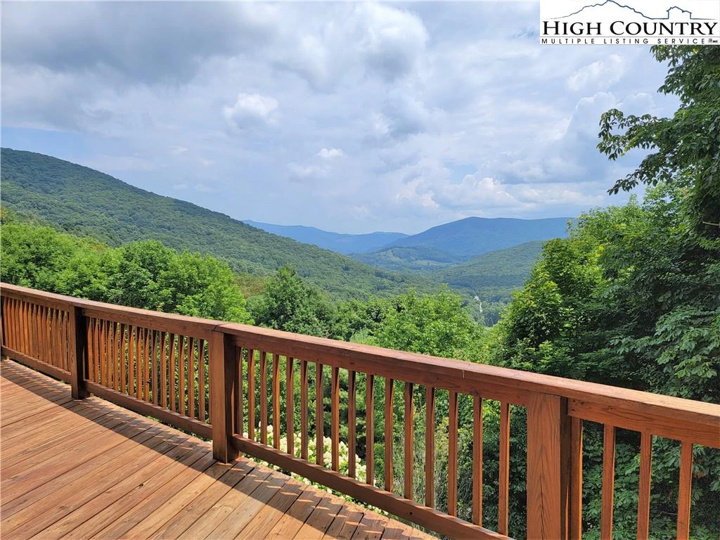 Image number 11 for the current listing