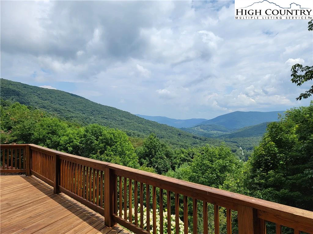 Image number 14 for the current listing