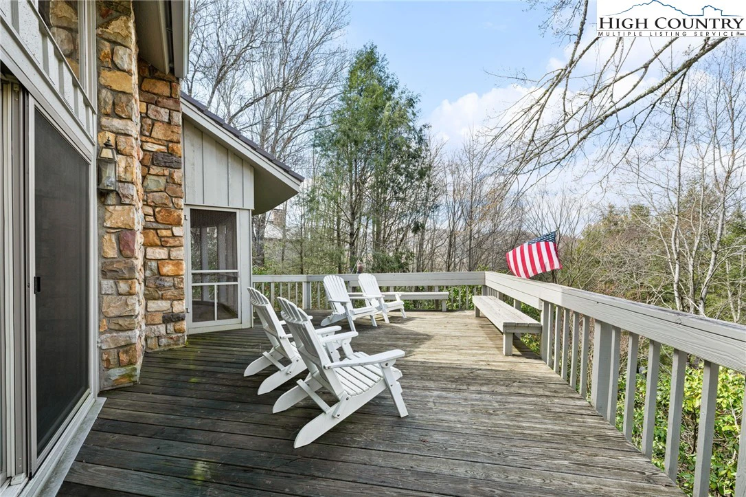 Image number 19 for the current listing