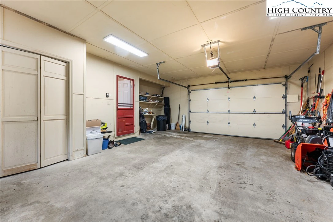 Image number 17 for the current listing