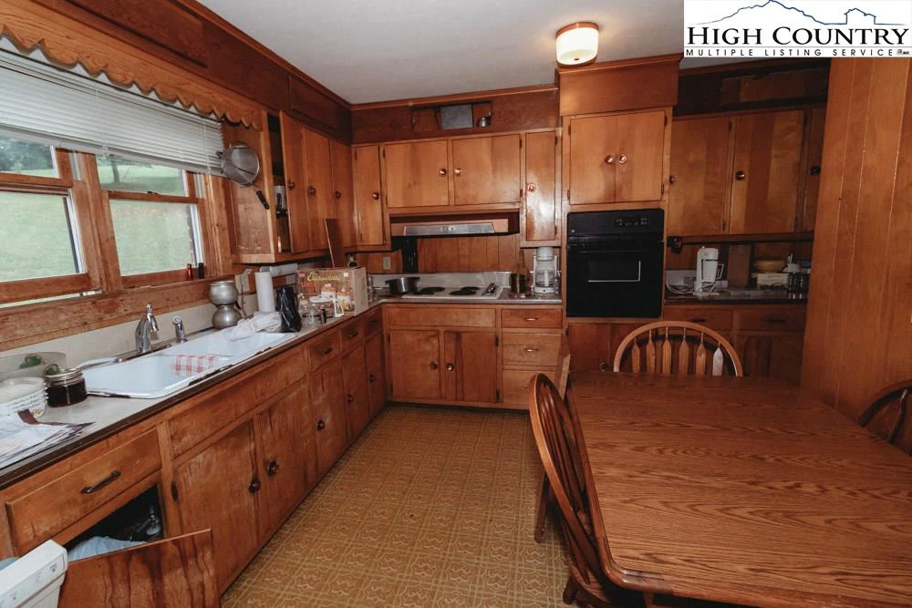 Image number 18 for the current listing