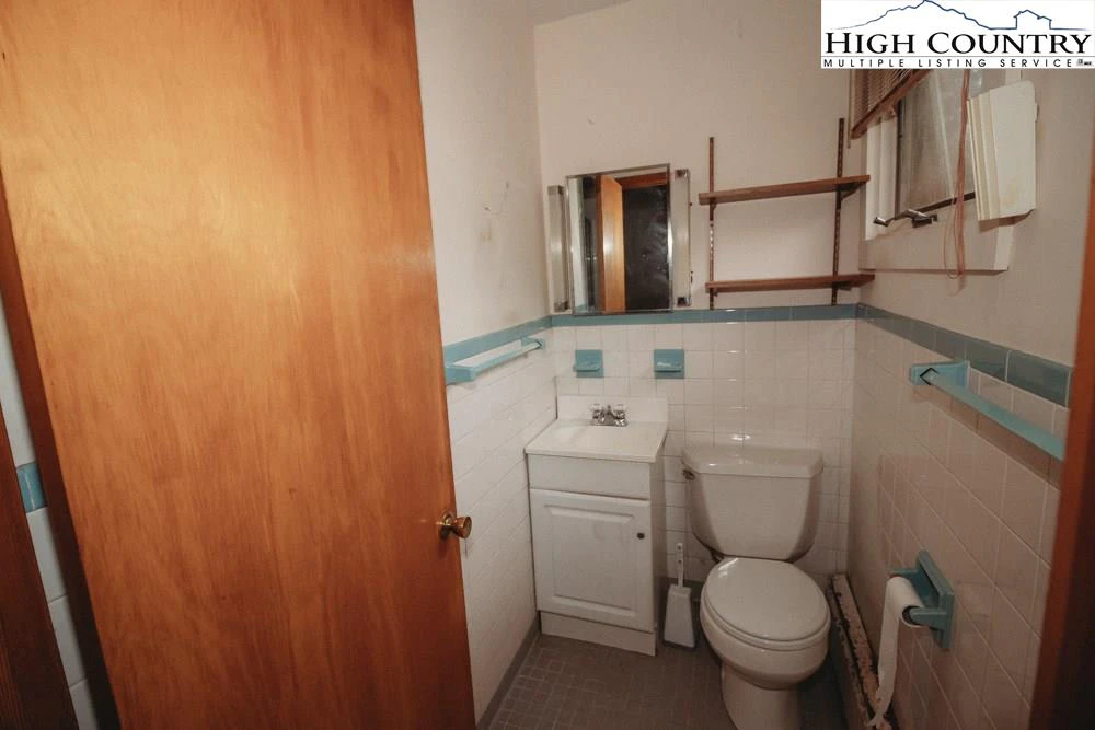 Image number 9 for the current listing