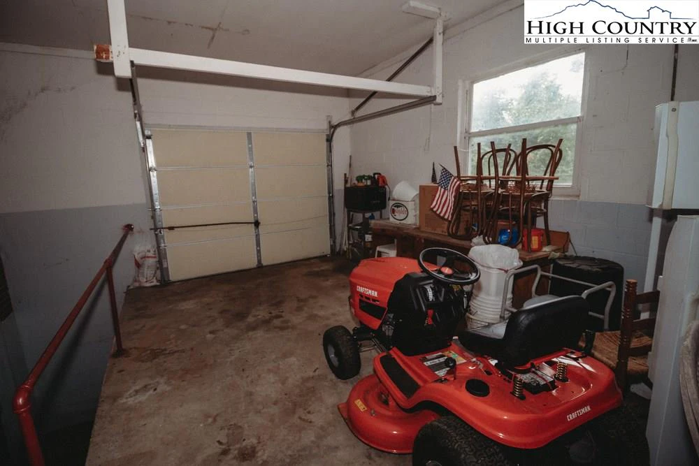 Image number 4 for the current listing