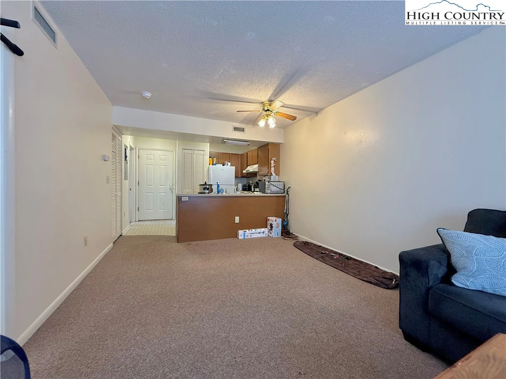 Image number 13 for the current listing