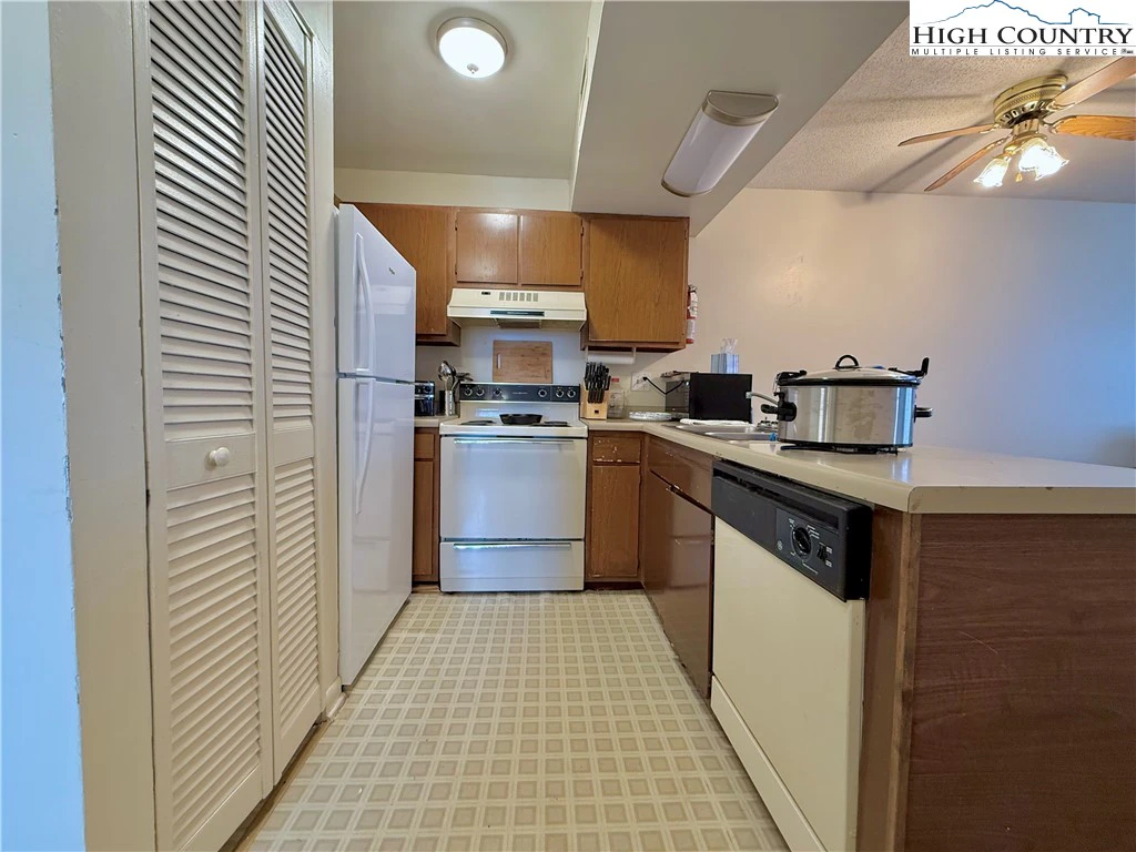 Image number 2 for the current listing
