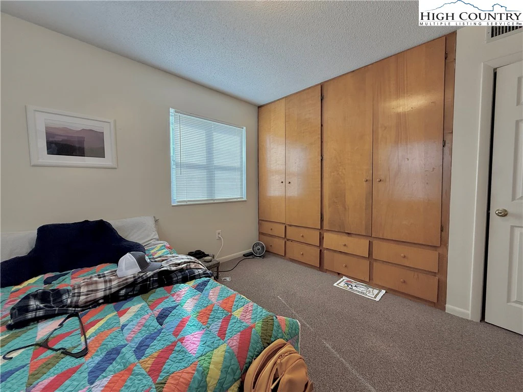 Image number 7 for the current listing