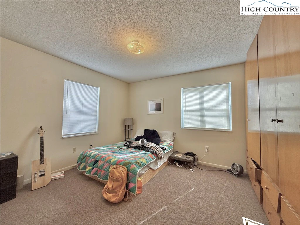 Image number 6 for the current listing