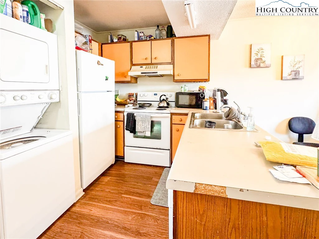 Image number 5 for the current listing